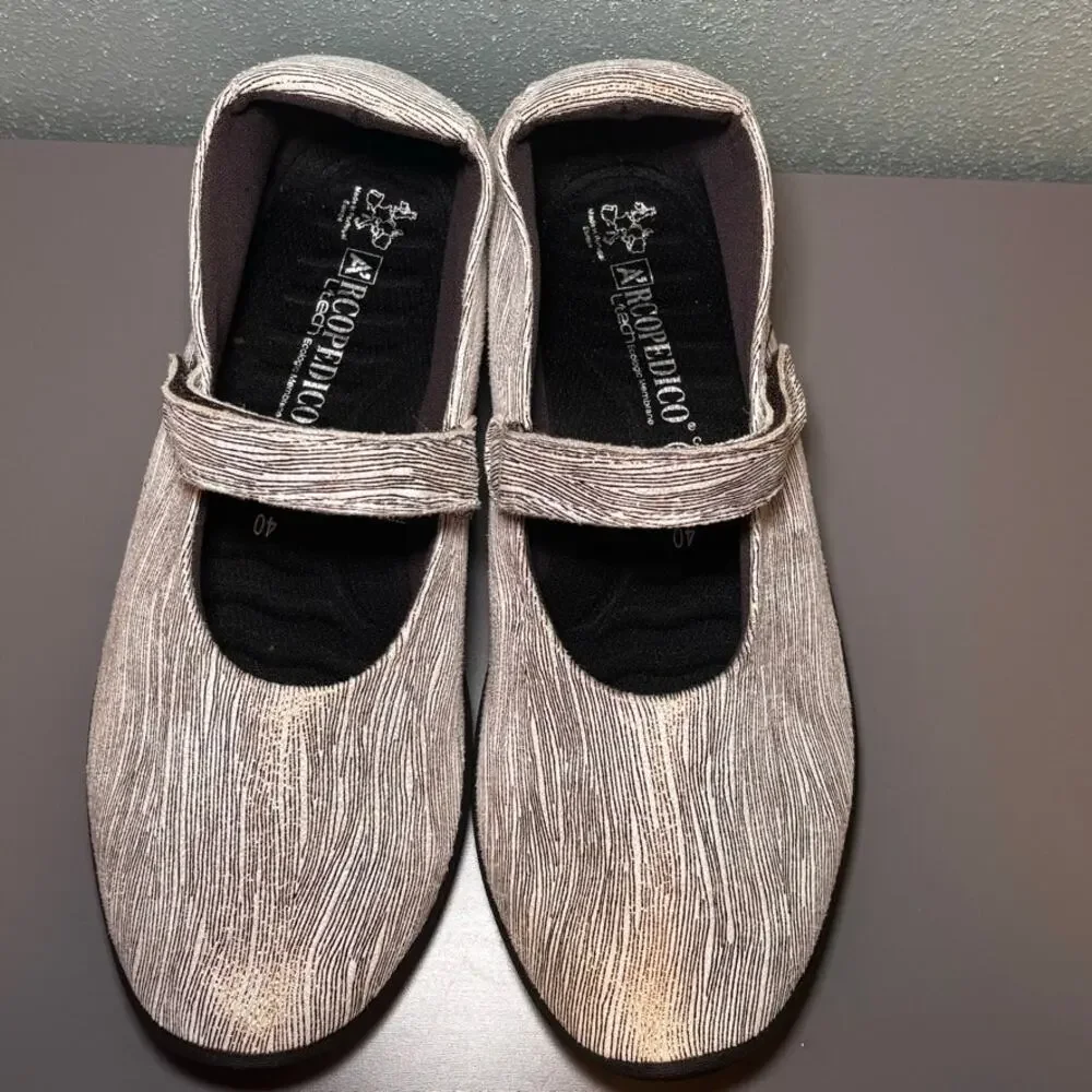 Arcopedico LTech Womens Size 40 US 9.5 Metallic Bronze Mary Jane Comfort Flats